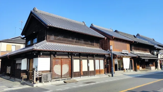 川越市一番街の蔵造り町並みと調和する外壁の色選び